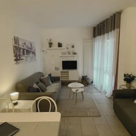 Daire Wh-sem-bilocale Con Giardino In Zona Residenziale - Posto Auto Privato - Wifi