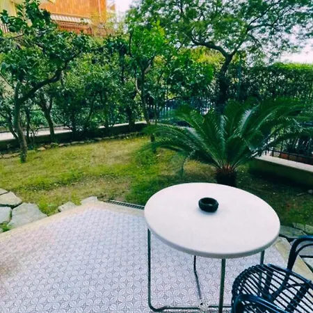 Wh-sem-bilocale Con Giardino In Zona Residenziale - Posto Auto Privato - Wifi