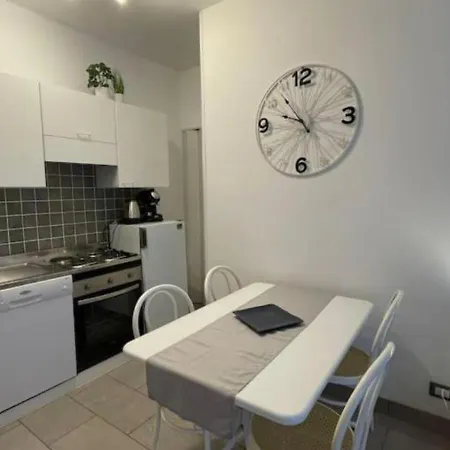 Wh-sem-bilocale Con Giardino In Zona Residenziale - Posto Auto Privato - Wifi *