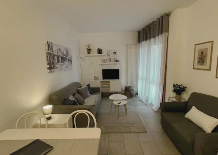 Апартаменты Wh-sem-bilocale Con Giardino In Zona Residenziale - Posto Auto Privato - Wifi